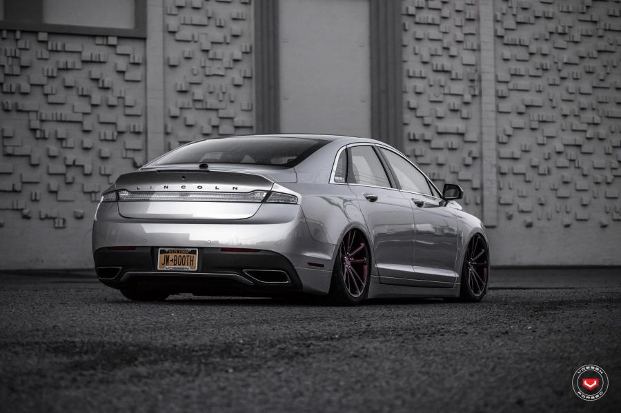 Lincoln MKZ on Vossen Wheels (CG-203) 2017 года  (фото 20 из 30)